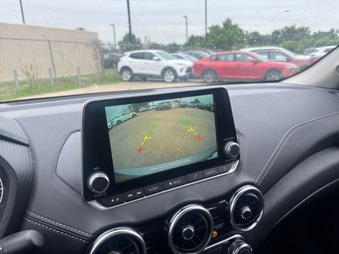 Used 2025 Nissan Sentra SV FWD image 22