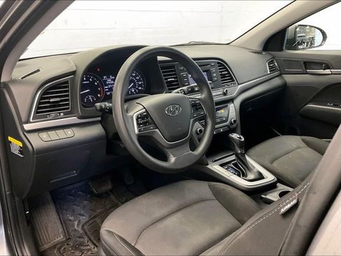 Used 2018 Hyundai Elantra SE image 13