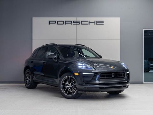 Certified 2026 Porsche Macan AWD/4WD image 9