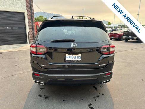 Used 2024 Honda Pilot Touring image 6
