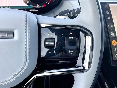 Used 2025 Land Rover Range Rover Sport Dynamic SE image 21