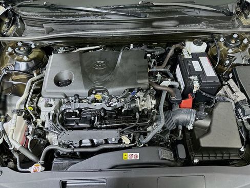 Used 2024 Toyota Camry SE image 8