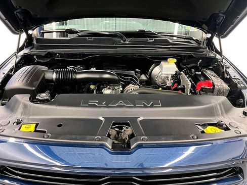 Used 2019 RAM 1500 Laramie AWD/4WD image 28