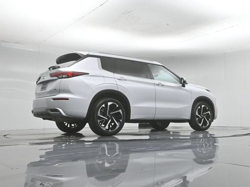 Used 2024 Mitsubishi Outlander SEL FWD image 46