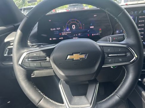 Used 2025 Chevrolet Traverse LT AWD/4WD image 21