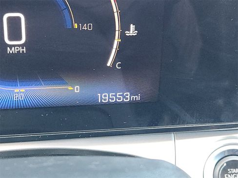 Used 2025 Chevrolet Trax LT w/ LT Convenience Package image 31