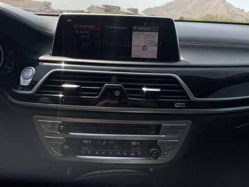 Used 2019 BMW 750i w/ Executive Package RWD image 15