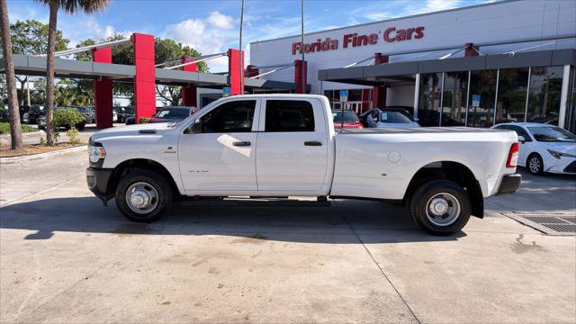 Used 2022 RAM 3500 Tradesman RWD image 3