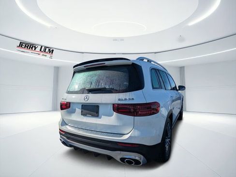 Used 2025 Mercedes-Benz GLB 35 AMG 4MATIC image 3