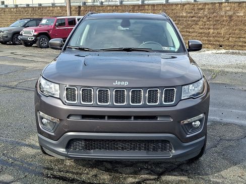 Used 2020 Jeep Compass Latitude w/ Cold Weather Group AWD/4WD image 2