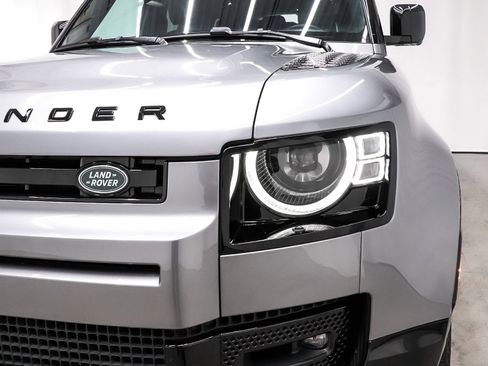 Used 2023 Land Rover Defender 130 X-Dynamic SE image 43