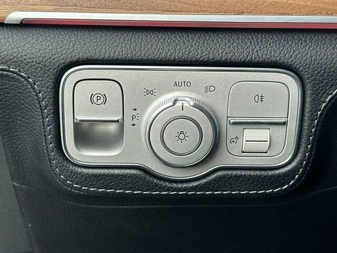 Used 2023 Mercedes-Benz GLS 450 4MATIC image 36