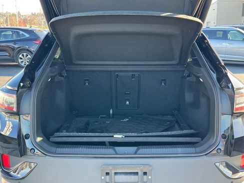 Used 2023 Volkswagen ID.4 Pro S image 8