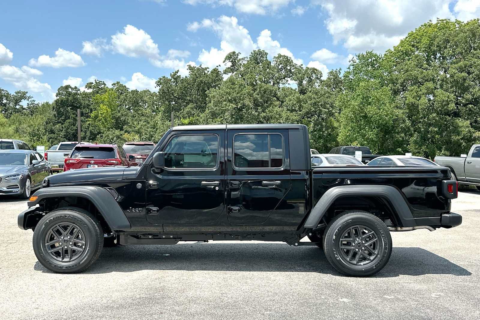 New 2026 Jeep Gladiator Sport AWD/4WD image 12