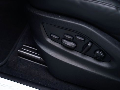 Used 2025 Porsche Cayenne S image 15