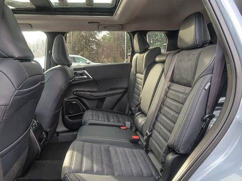 New 2026 Mitsubishi Outlander AWD image 24