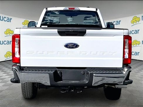 New 2026 Ford F250 XL w/ XL Chrome Package image 5