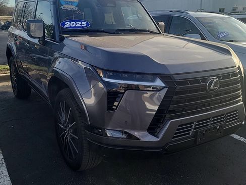 Used 2025 Lexus GX 550 w/ Accessory Package (2T) image 1