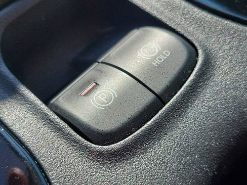 Used 2022 Toyota Corolla LE FWD image 22