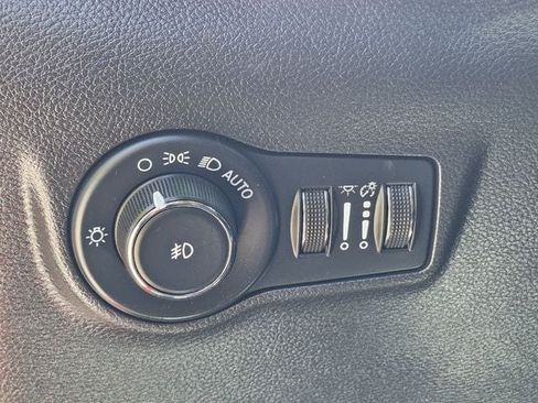 Used 2022 Jeep Compass Limited AWD/4WD image 9