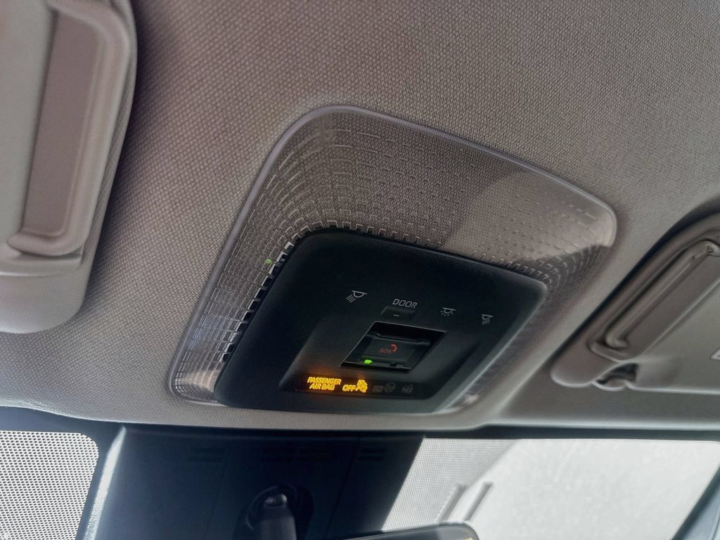 Used 2025 Toyota Prius LE FWD image 32