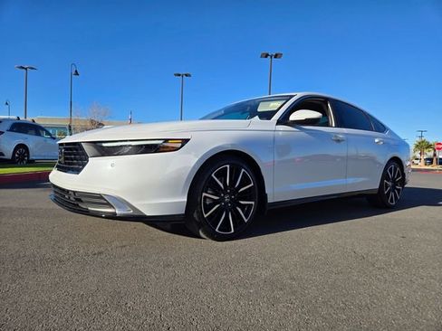 Used 2025 Honda Accord Touring image 2