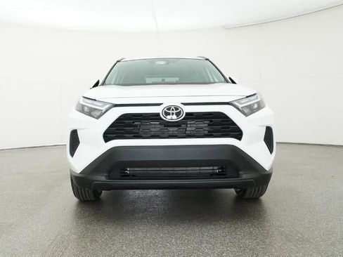 New 2025 Toyota RAV4 XLE image 31