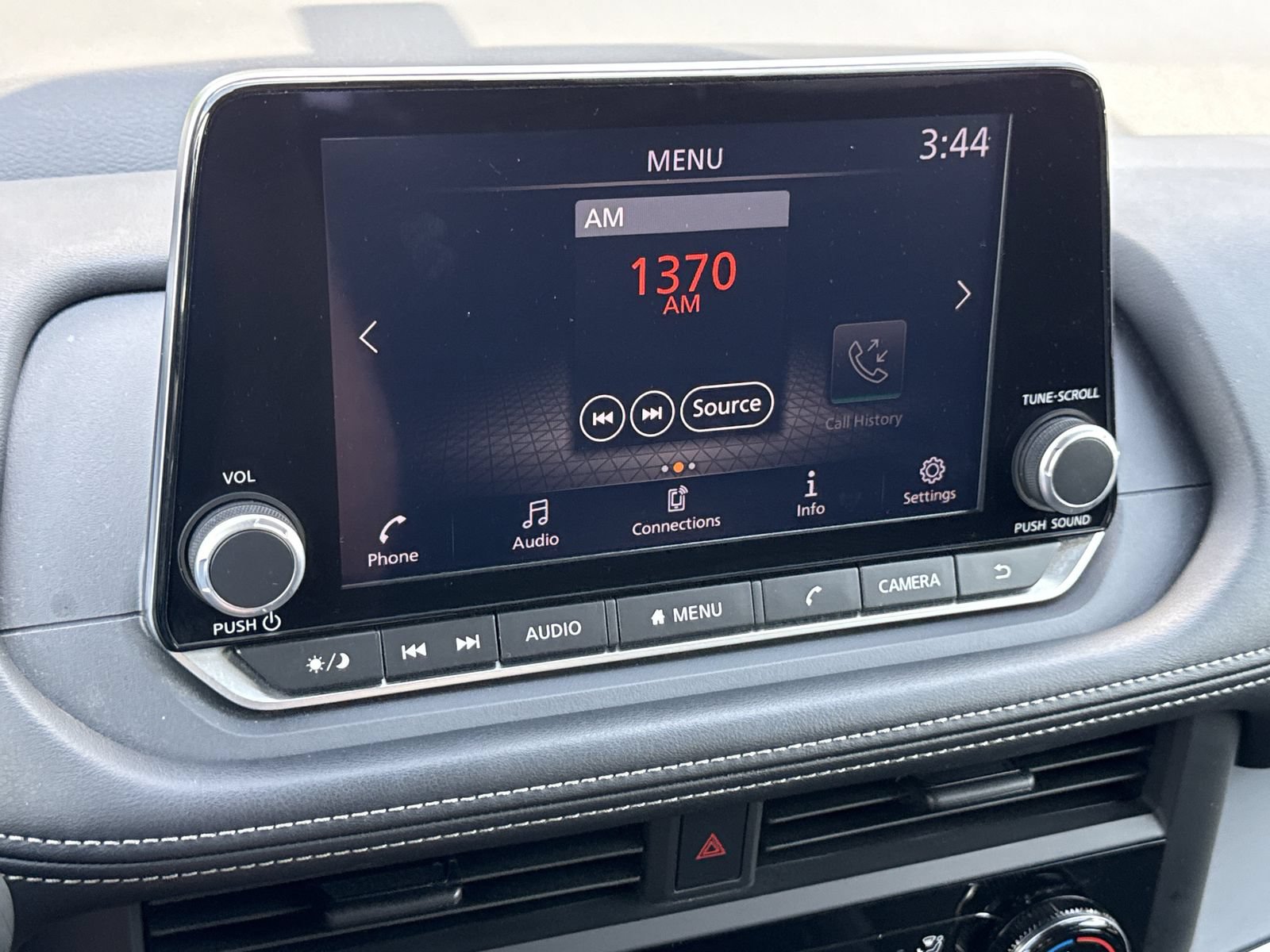 Used 2025 Nissan Rogue S FWD image 21