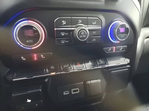 Used 2021 Chevrolet Silverado 1500 RST image 33