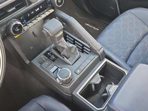 New 2026 Toyota 4Runner Platinum AWD/4WD image 21