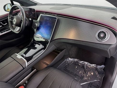 Certified 2023 Mercedes-Benz EQE 500 4MATIC Sedan image 25