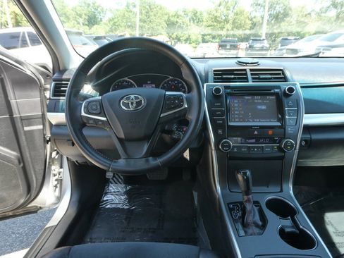 Used 2017 Toyota Camry XSE FWD image 13