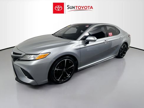 Used 2020 Toyota Camry XSE FWD image 9