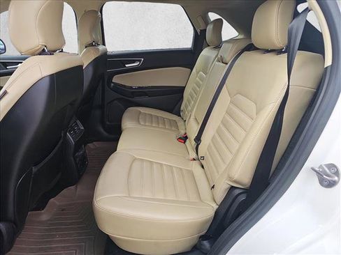 Used 2018 Ford Edge SEL image 10