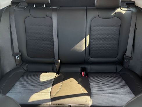 Used 2025 Chevrolet Trax LT FWD image 38