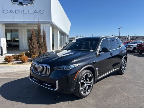 Used 2024 BMW X5 xDrive40i w/ Premium Package image 2