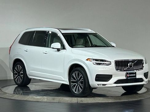 Used 2020 Volvo XC90 T5 Momentum w/ Protection Package Premier AWD/4WD image 2