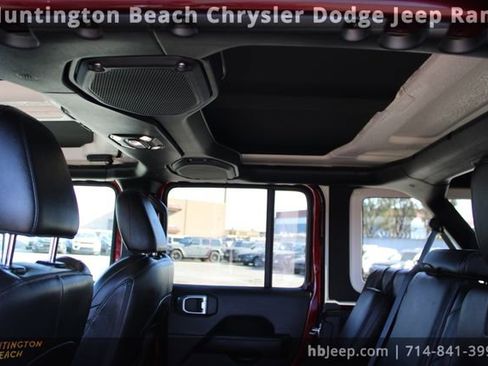 Used 2021 Jeep Wrangler Unlimited Sahara image 42