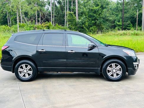 Used 2015 Chevrolet Traverse LT image 8