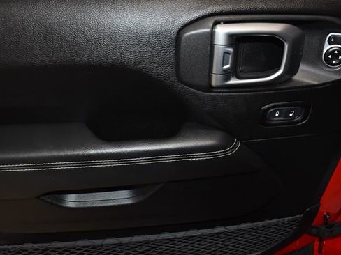 Certified 2020 Jeep Wrangler Unlimited Sahara w/ LED Lighting Group image 25