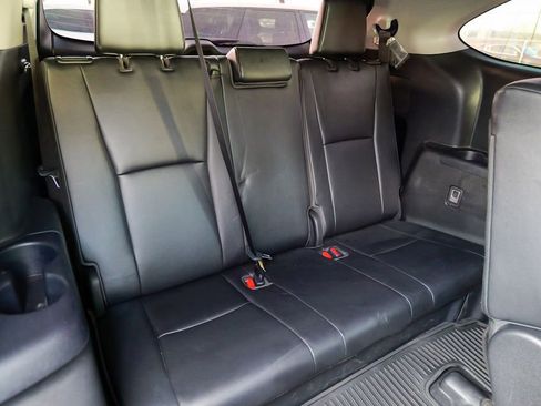 Used 2021 Toyota Highlander XLE image 35