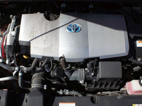 Used 2017 Toyota Prius Prime Premium image 30