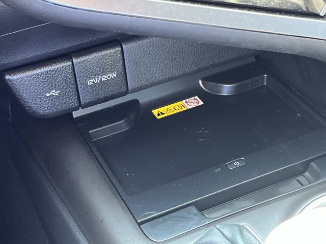 Used 2024 Toyota Camry XLE w/ Cold Weather Package FWD image 31