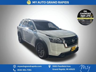 Used 2022 Nissan Pathfinder SV