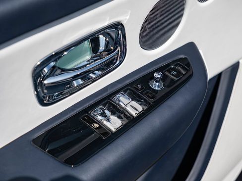 Certified 2019 Rolls-Royce Cullinan AWD/4WD image 10