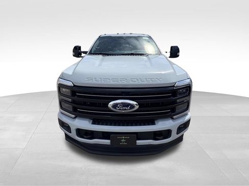 Used 2026 Ford F250 Platinum AWD/4WD image 4