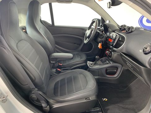 Used 2016 smart fortwo Prime RWD image 29
