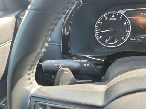 Used 2024 Nissan Pathfinder SV AWD/4WD image 28