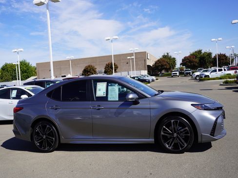 Used 2026 Toyota Camry XSE AWD/4WD image 4