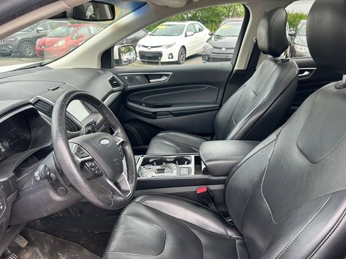Used 2019 Ford Edge Titanium w/ Equipment Group 301A AWD/4WD image 4